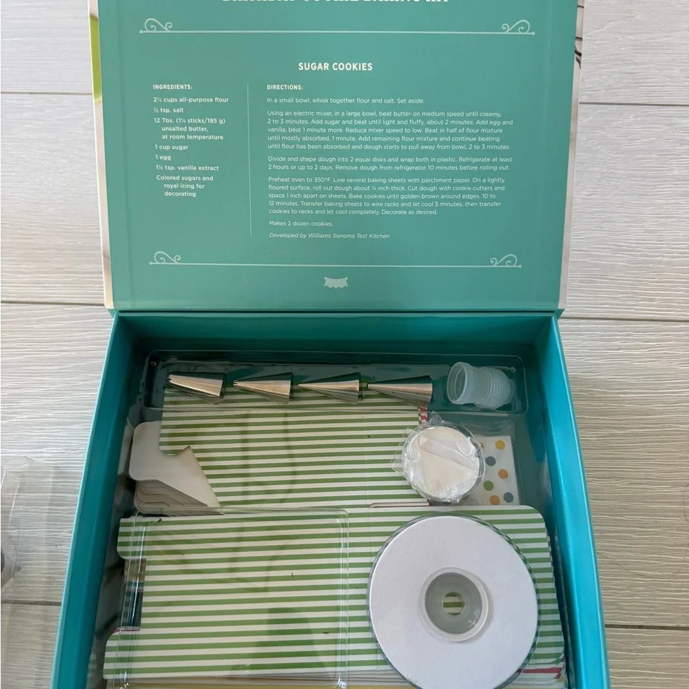NWOT - Williams Sonoma Birthday Baking kit